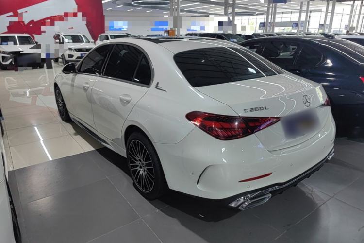 Mercedes-Benz C 260 L 2023 — 4