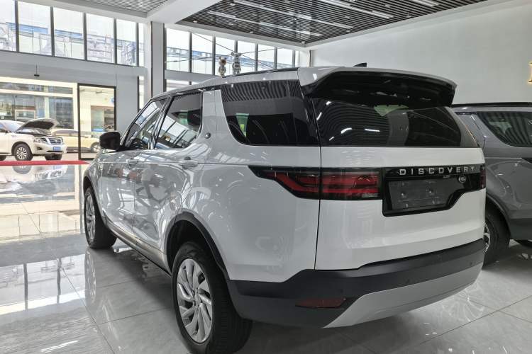 Land Rover Discovery 2023 — фото 4
