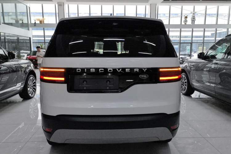 Land Rover Discovery 2023 — фото 5