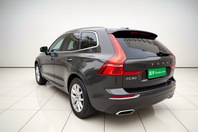 Volvo XC60 2021 — 4