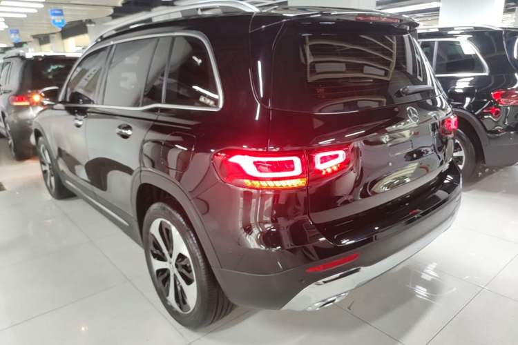 Mercedes-Benz GLB 220 2023 — 4