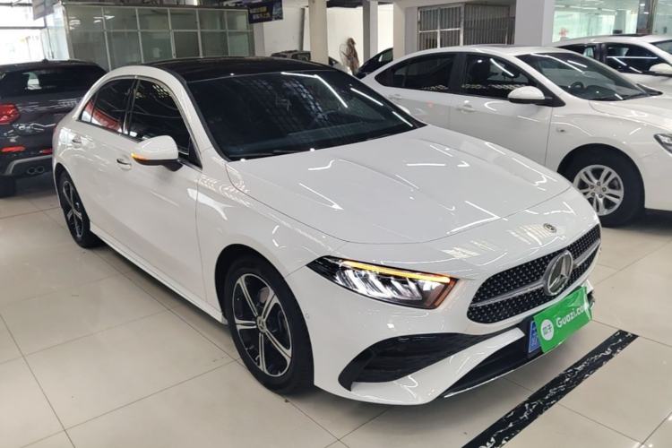 Mercedes-Benz A 200 L 2023 — фото 3