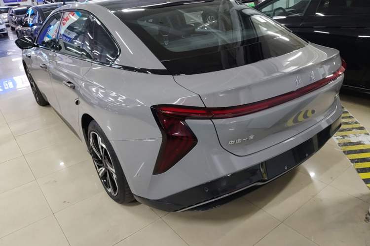 Hongqi EH7 2024 — 4