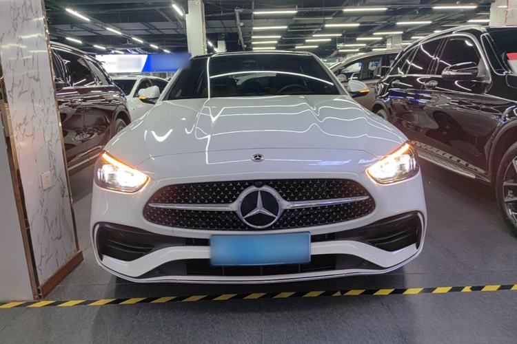 Mercedes-Benz C 260 L 2023 — 2