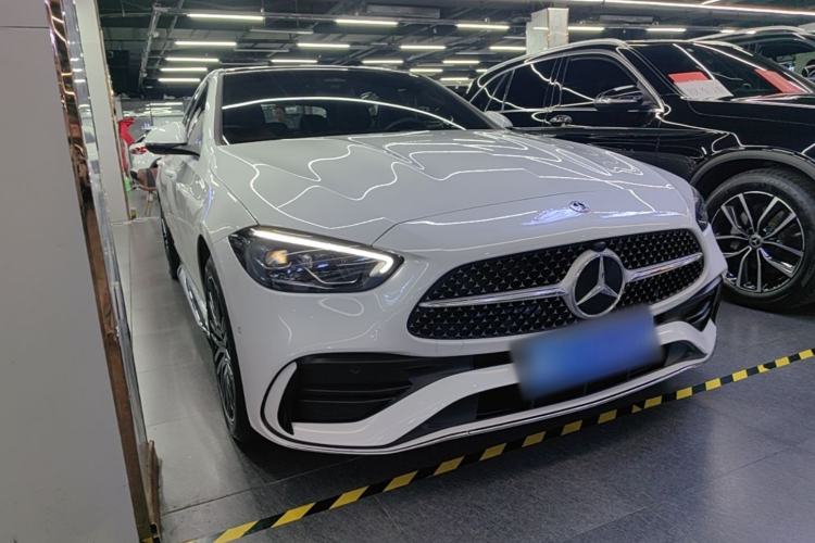 Mercedes-Benz C 260 L 2023 — 3