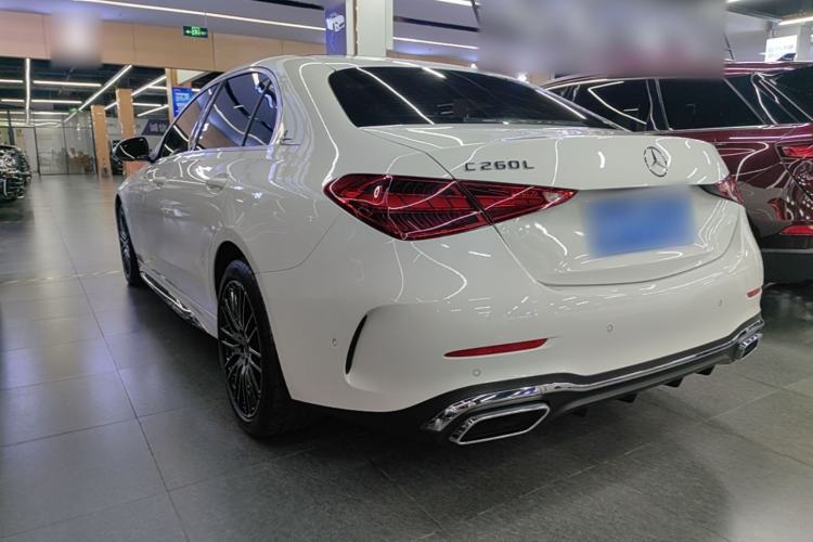 Mercedes-Benz C 260 L 2023 — 4