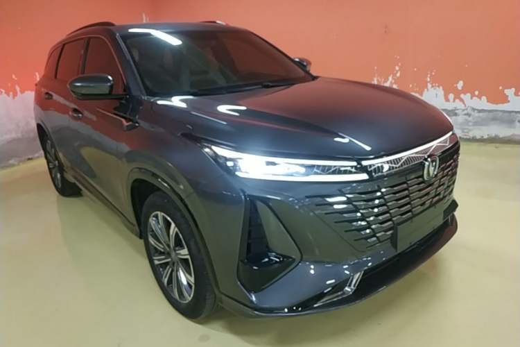 ChangAn CS75 PLUS 2023 — фото 3