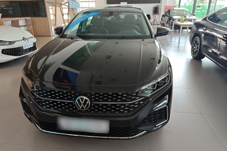 Volkswagen Passat 2024 — 2
