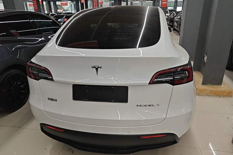 Tesla Model Y 2021 — 5