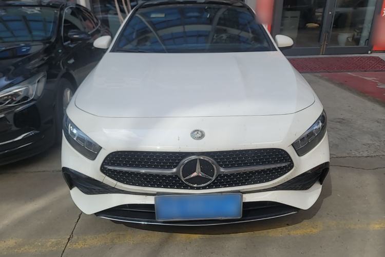 Mercedes-Benz A 200 L 2023 — фото 2