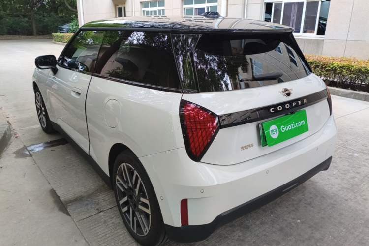 MINI Cooper 2025 — 4
