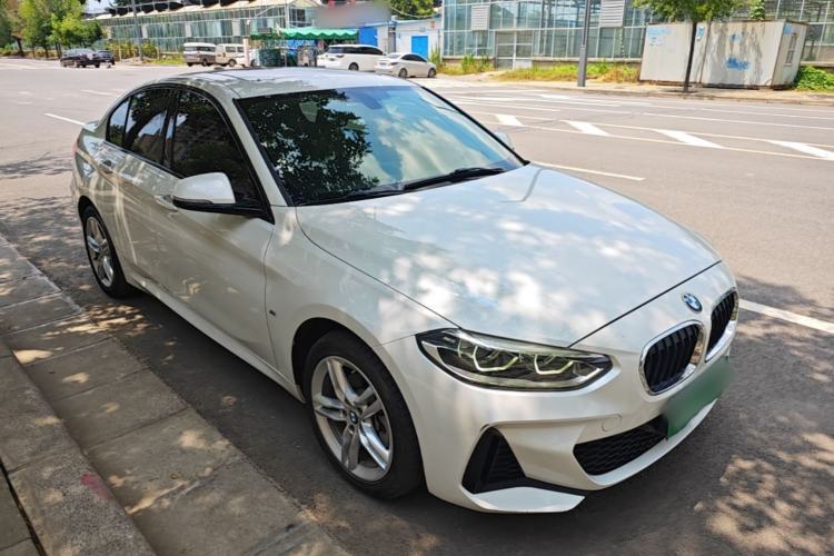 BMW 120i 2020 — фото 3