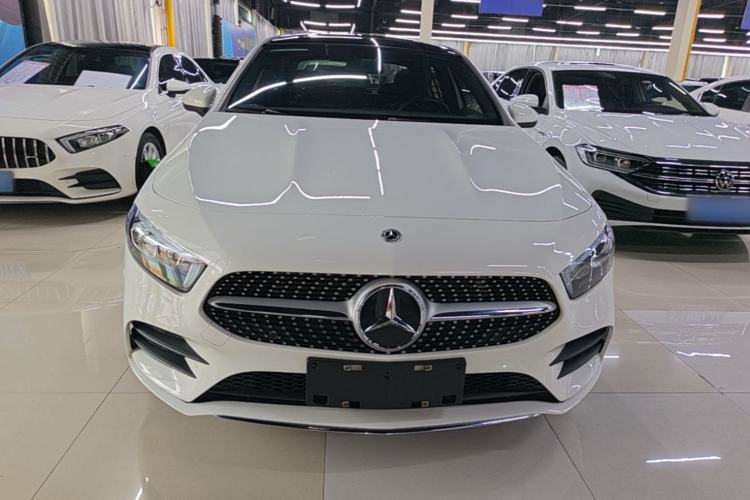Mercedes-Benz A 200 L 2022 — фото 2
