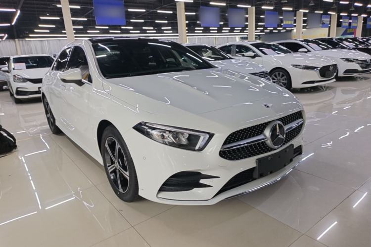 Mercedes-Benz A 200 L 2022 — фото 3