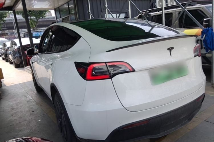 Tesla Model Y 2022 — фото 4