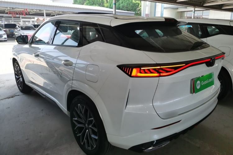 ChangAn UNI-Z New Energy 2025 — 4