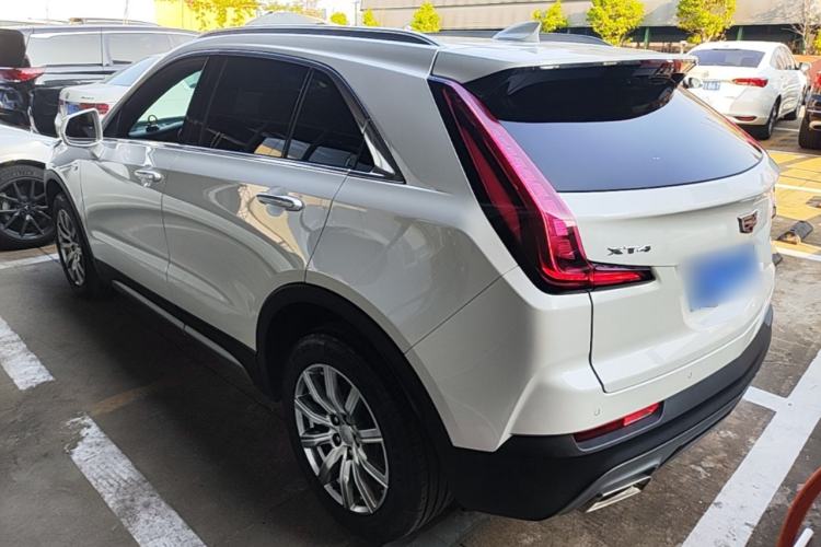 Cadillac XT4 2023 — фото 4