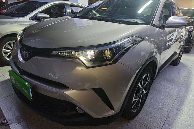 Toyota C-HR 2020 — фото 1