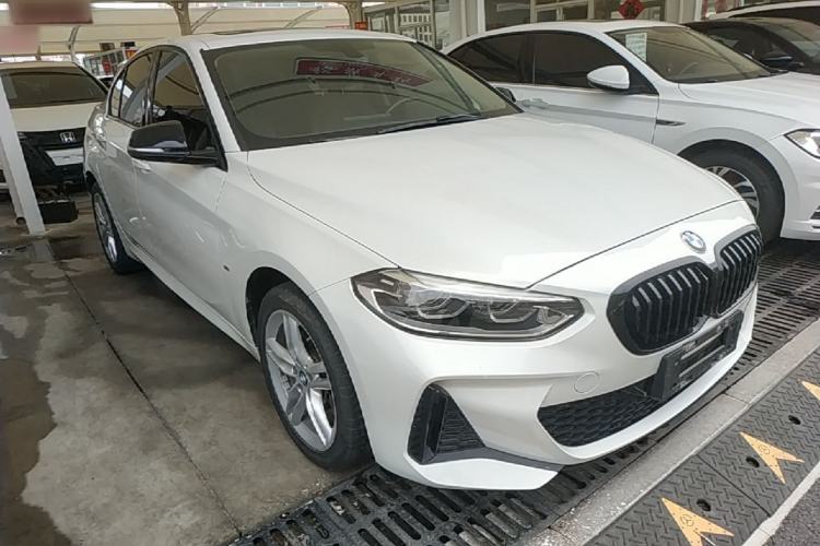 BMW 120i 2021 — фото 3