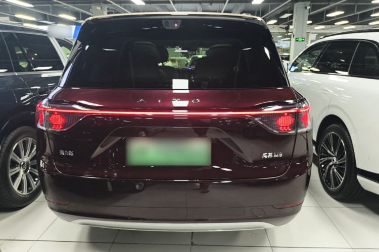 AITO M9 2025 — 5