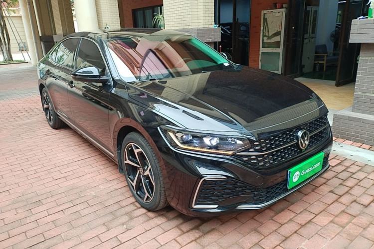 Volkswagen Passat 2025 — 3