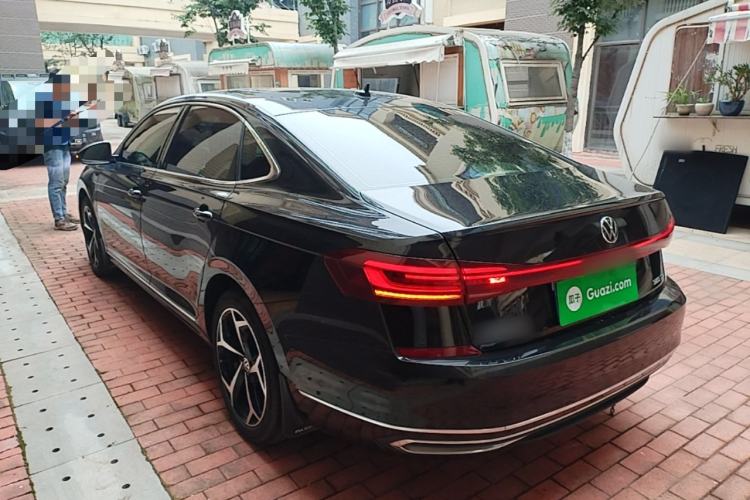 Volkswagen Passat 2025 — 4
