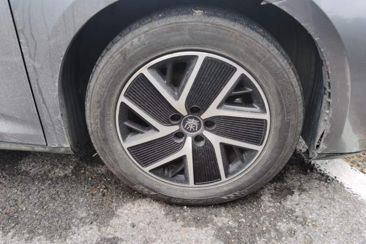 BYD Qin L 2024 — 5