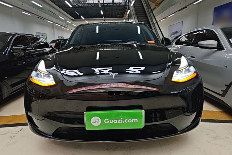 Tesla Model Y 2022 — 2
