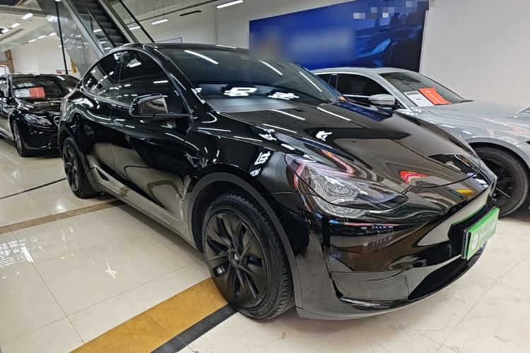 Tesla Model Y 2022 — 3