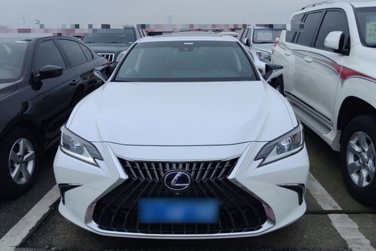Lexus ES 300h 2021 — 2