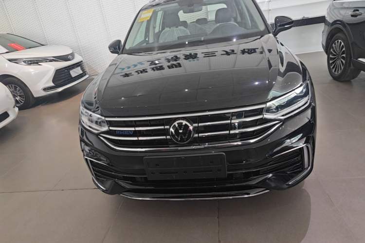 Volkswagen Tiguan L 2023 — фото 2