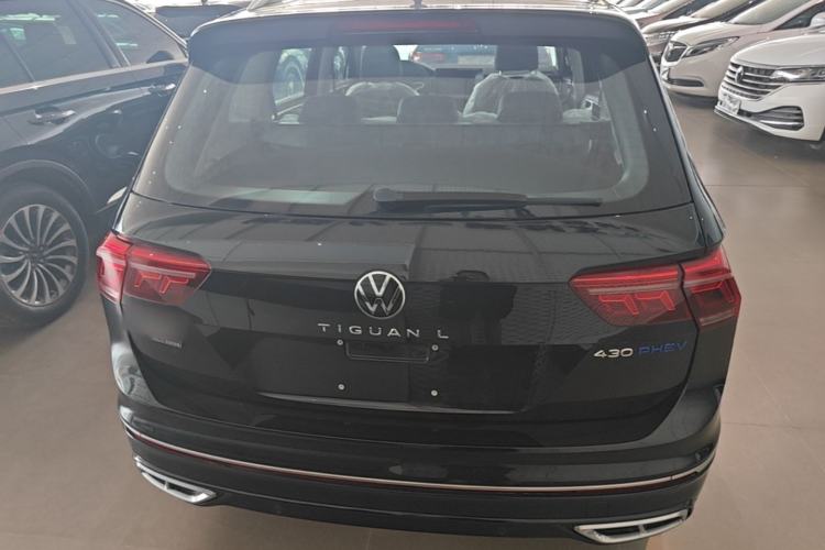 Volkswagen Tiguan L 2023 — фото 5