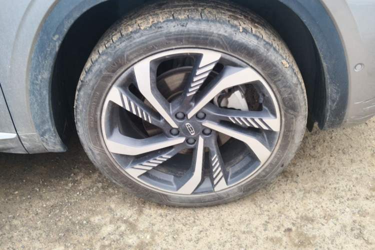 Geely Monjaro L 2021 — 2