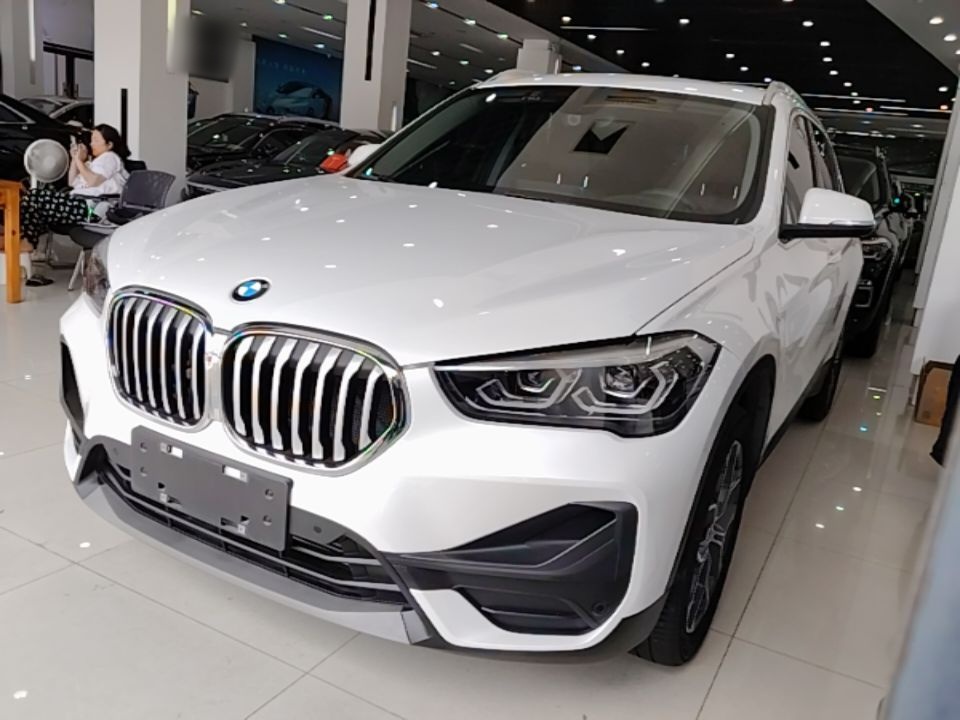 BMW X1 2021 — фото 1
