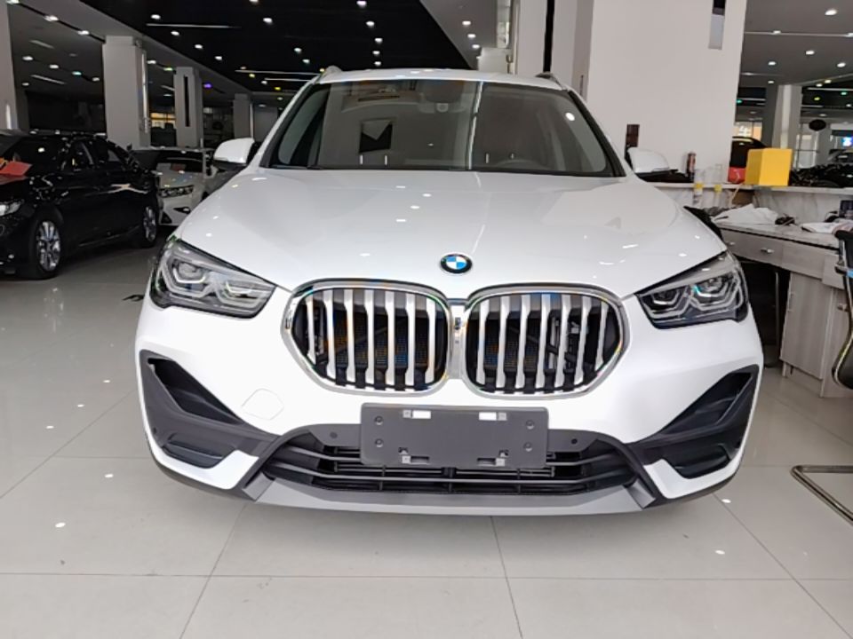 BMW X1 2021 — фото 2