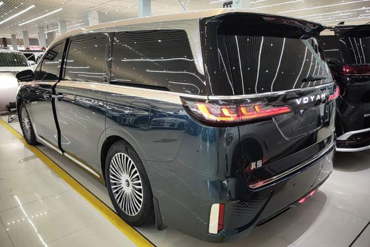 Voyah Dream 2025 — 4