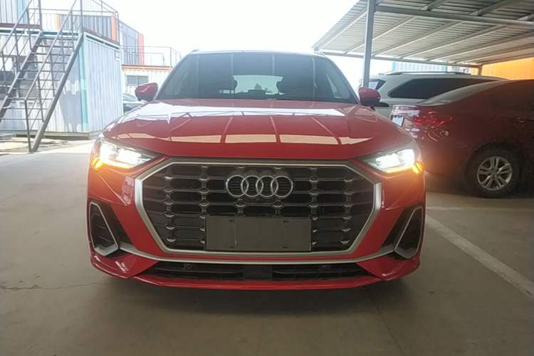 Audi Q3 2022 — 2