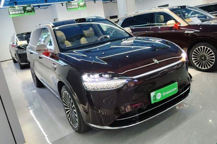 AITO M9 2025 — 3