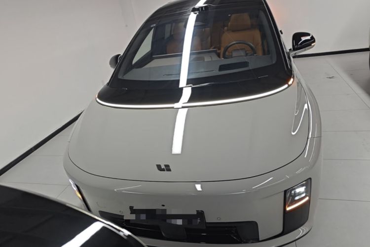 Li Auto i8 2025 — 2