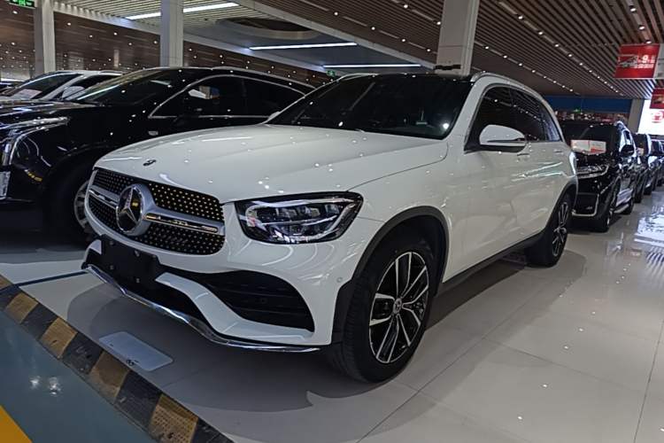 Mercedes-Benz GLC 260 L 2021 — фото 1