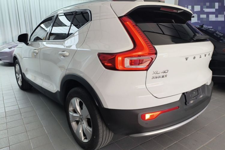 Volvo XC40 2021 — фото 4