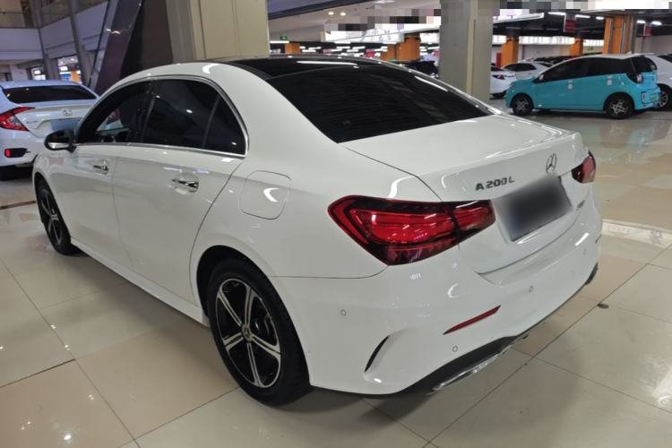 Mercedes-Benz A 200 L 2023 — фото 4