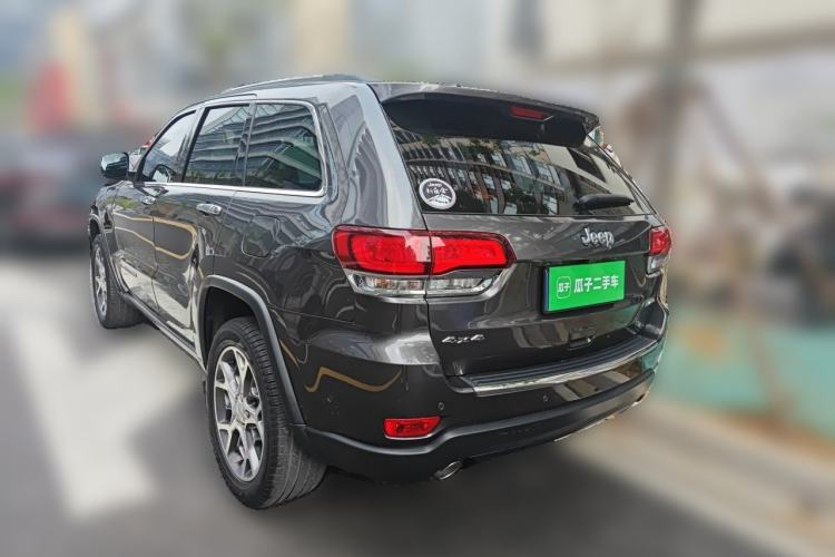 Jeep Grand Cherokee 2021 — 4