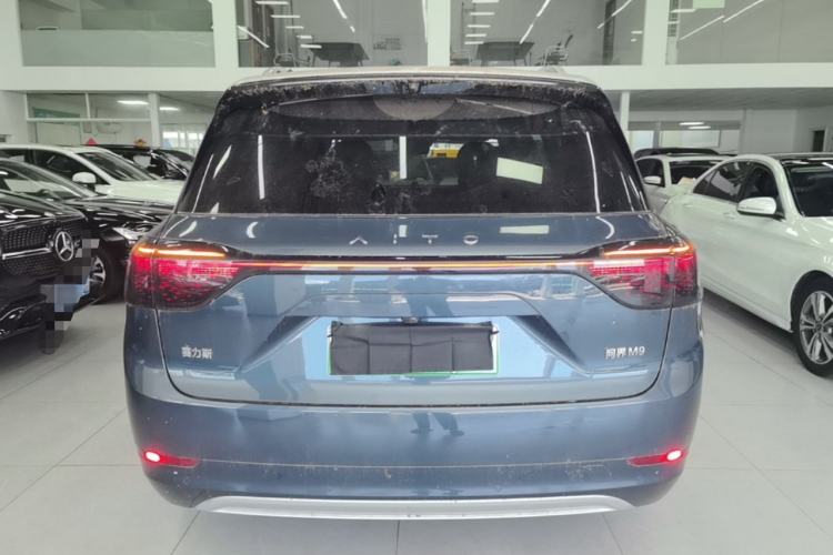 AITO M9 2024 — 5