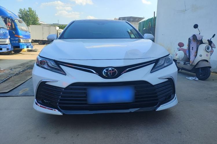 Toyota Camry 2021 — фото 2
