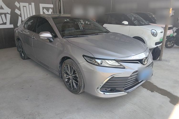 Toyota Camry 2021 — 3