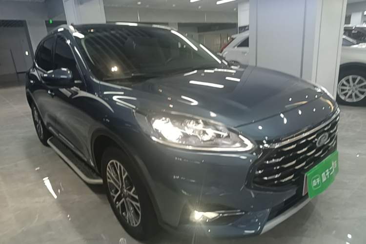 Ford Escape 2020 — 3