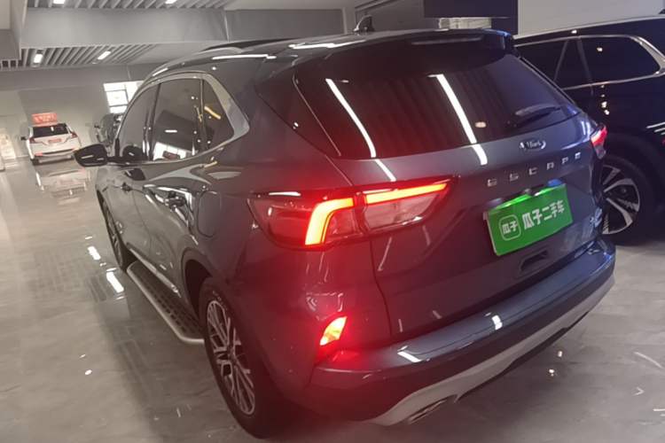 Ford Escape 2020 — 4