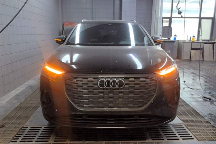 Audi Q4 e-tron 2024 — 2