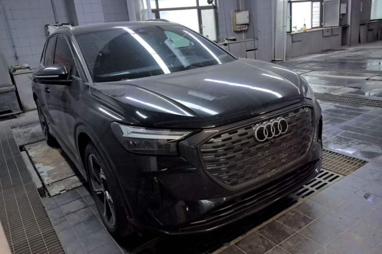 Audi Q4 e-tron 2024 — 3